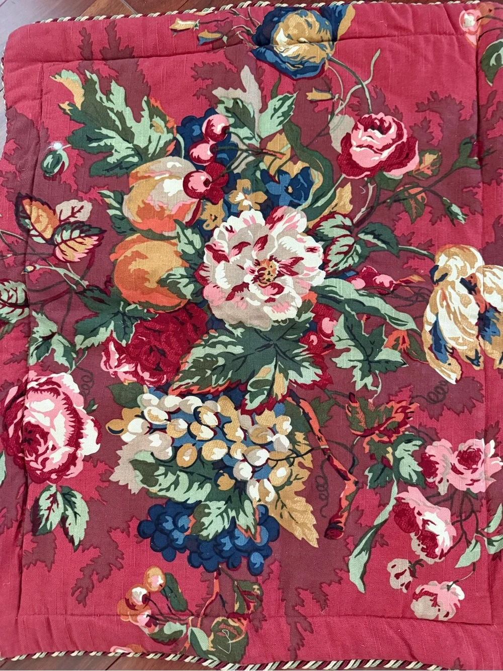 Noble Excellence Pillow Shams (2) Queensland Crimson Pattern 26x20 In